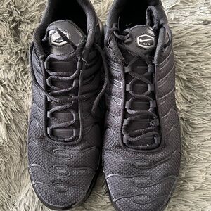 Lightly used Triple black Nike airs work two or three times.